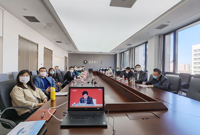 bb贝博艾弗森官方网站观看十九届六中全会新闻发布会-良乡教工会场_副本.jpg